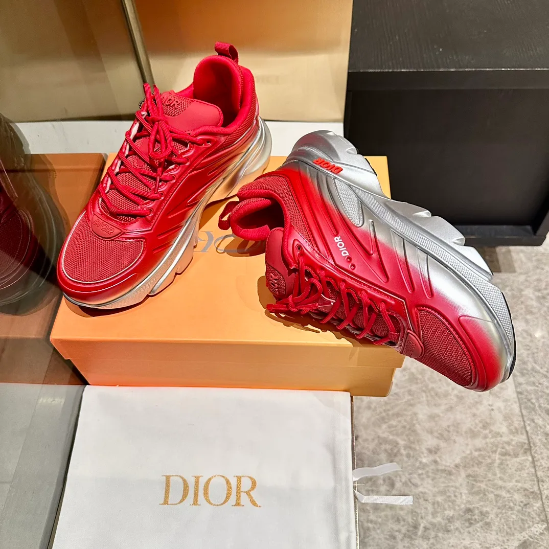 p680🐮🐮New to the Dior collection, these C'est Dior sneakers make a bold and stylish statement. Carefully crafted, the letters C and D are displayed on the sides of the upper for style, and the details add a touch of elegance. The lightweight two-tone Dior sole offers exceptional comfort and sporty appeal. Can add a stylish touch to any casual look. Christian Dior Paris signature on the tongue and sole. Two-tone notches feature Christian Dior's lucky star symbol. Women’s size 35-40, men’s size 38-45